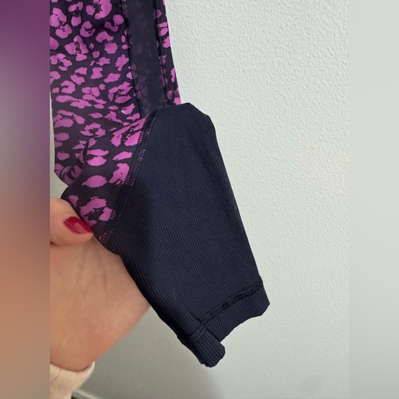 Lululemon Drop It Like It’s Hot Leggings
4 Mini Cheetah Ultra Violet Nav… - Picture 3 of 8